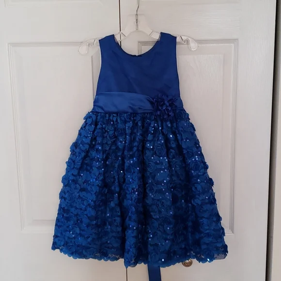 Blue Satin Dress With Flowered Detailed Sequin Bottom And Bow Detail | Color: Blue | Size: 5g | Dwhittl's Closet